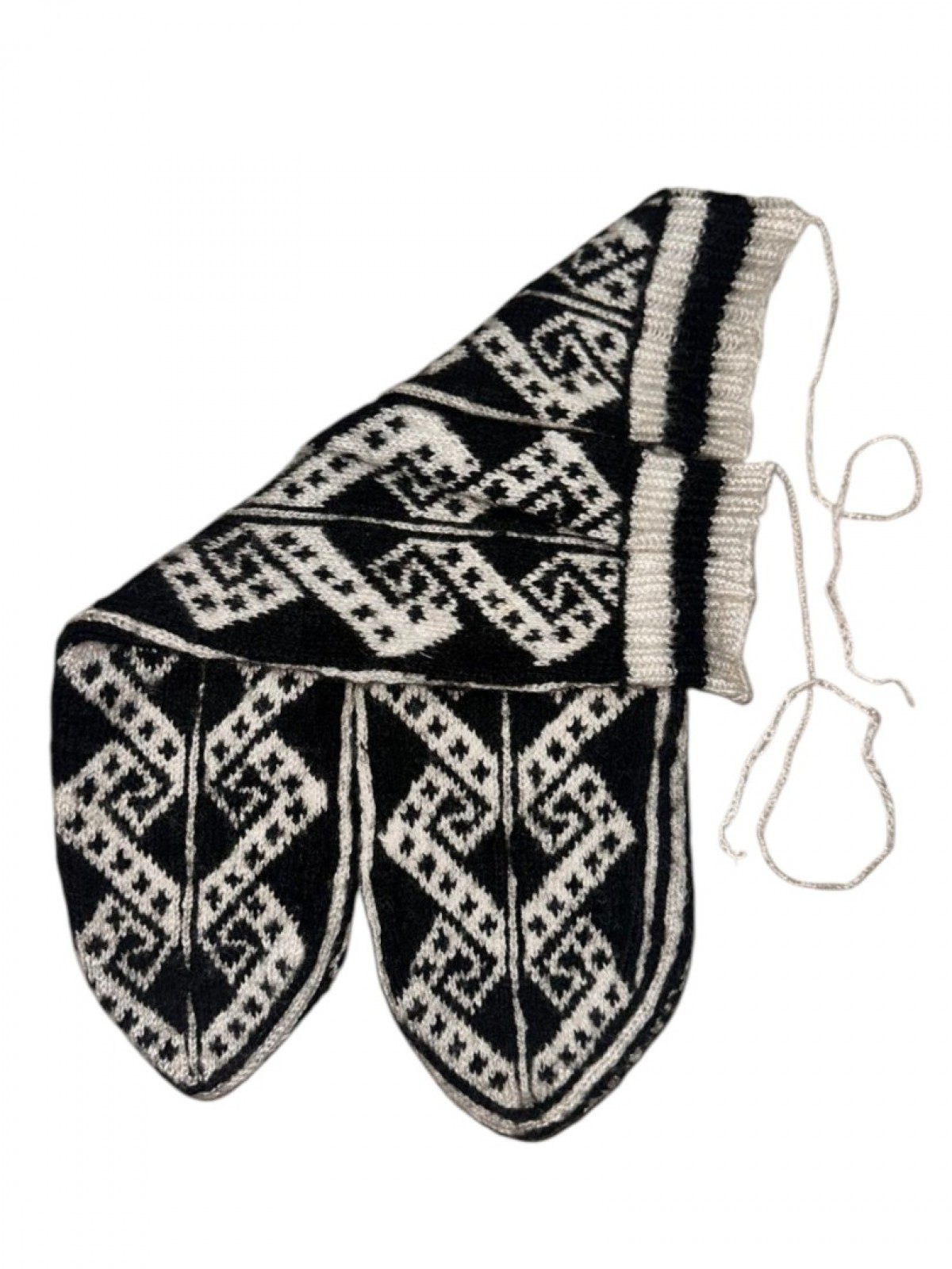 HAKKARİ EL ÖRMESİ YÜN ÇORAP