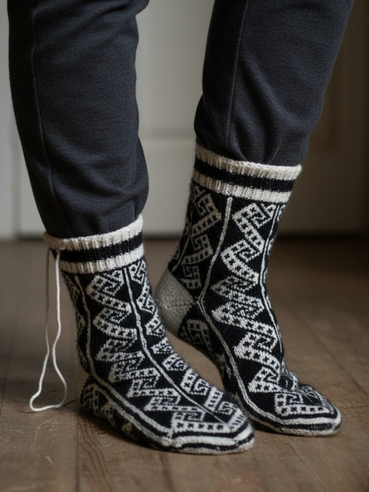 HAKKARİ EL ÖRMESİ YÜN ÇORAP