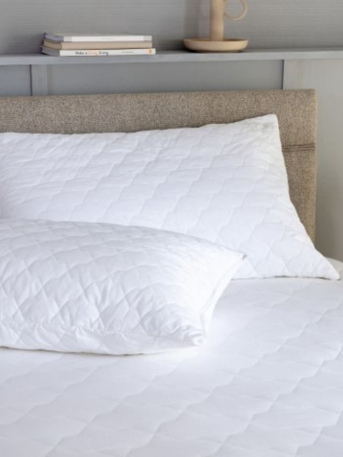 MASALSI KAPİTONELİ FERMUARLI YASTIK ALEZİ 