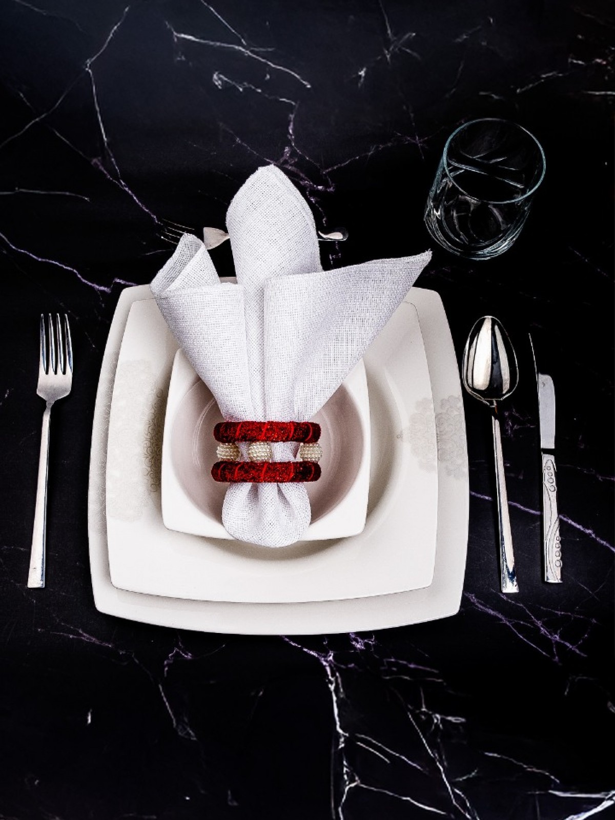 MASALSI KUMAŞ PEÇETE (BEYAZ)+ MASALSI KUMAŞ PEÇETE YÜZÜKLÜĞÜ  (KIRMIZI)